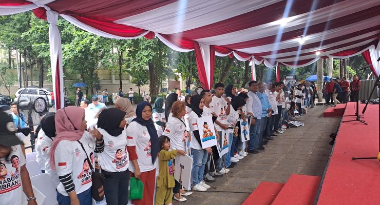 Kubu Prabowo Gaungkan 1 Putaran Usai Terima Dukungan Penjahit: Hemat Puluhan Triliun, Mending untuk Jahit Baju