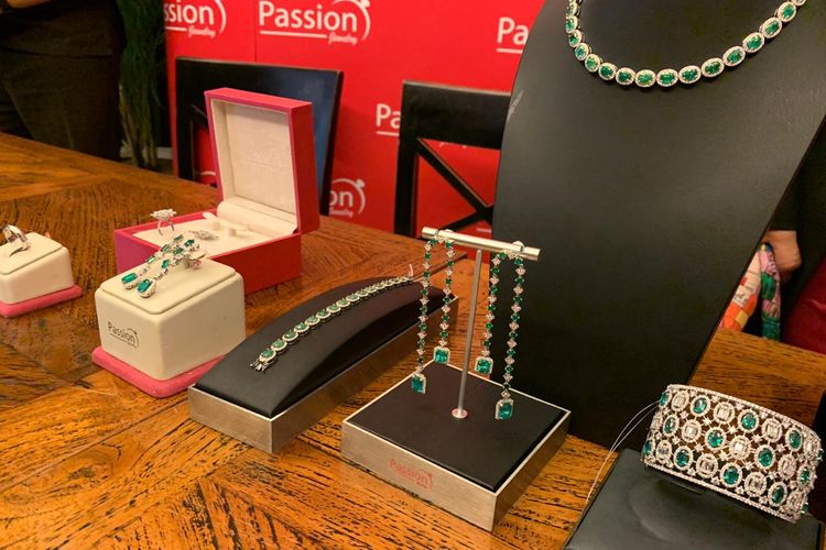 Koleksi perhiasan terbaru dari Passion Jewelry yang dihiasi batu-batu emerald dari Kolombia.