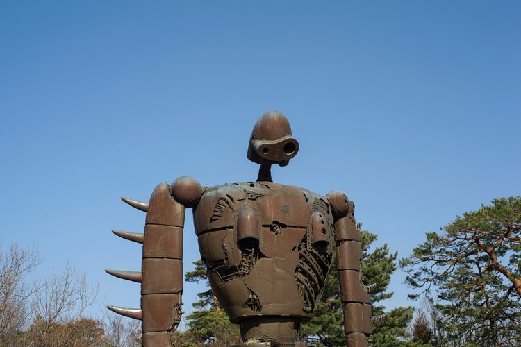 Patung salah satu karakter film karya Studio Ghibli, Laputa: Castle in the Sky, di Museum Ghibli di Tokyo, Jepang.