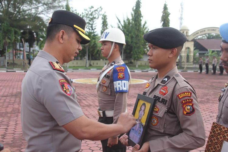 Anggota Propam Polres Bengkalis Dipecat, DPO Kasus Narkoba 