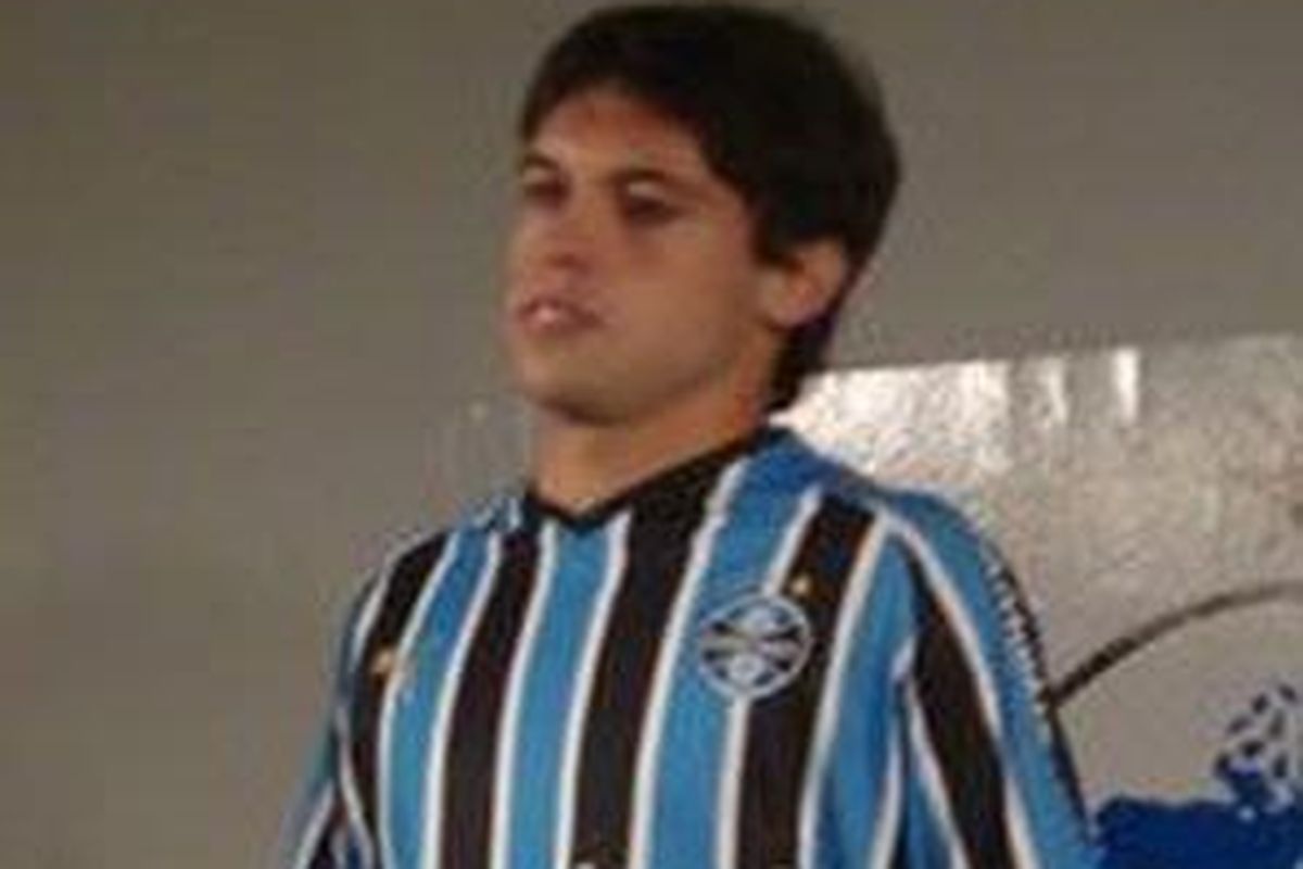 Felipe Mattioni resmi menjadi pemain AC Milan.