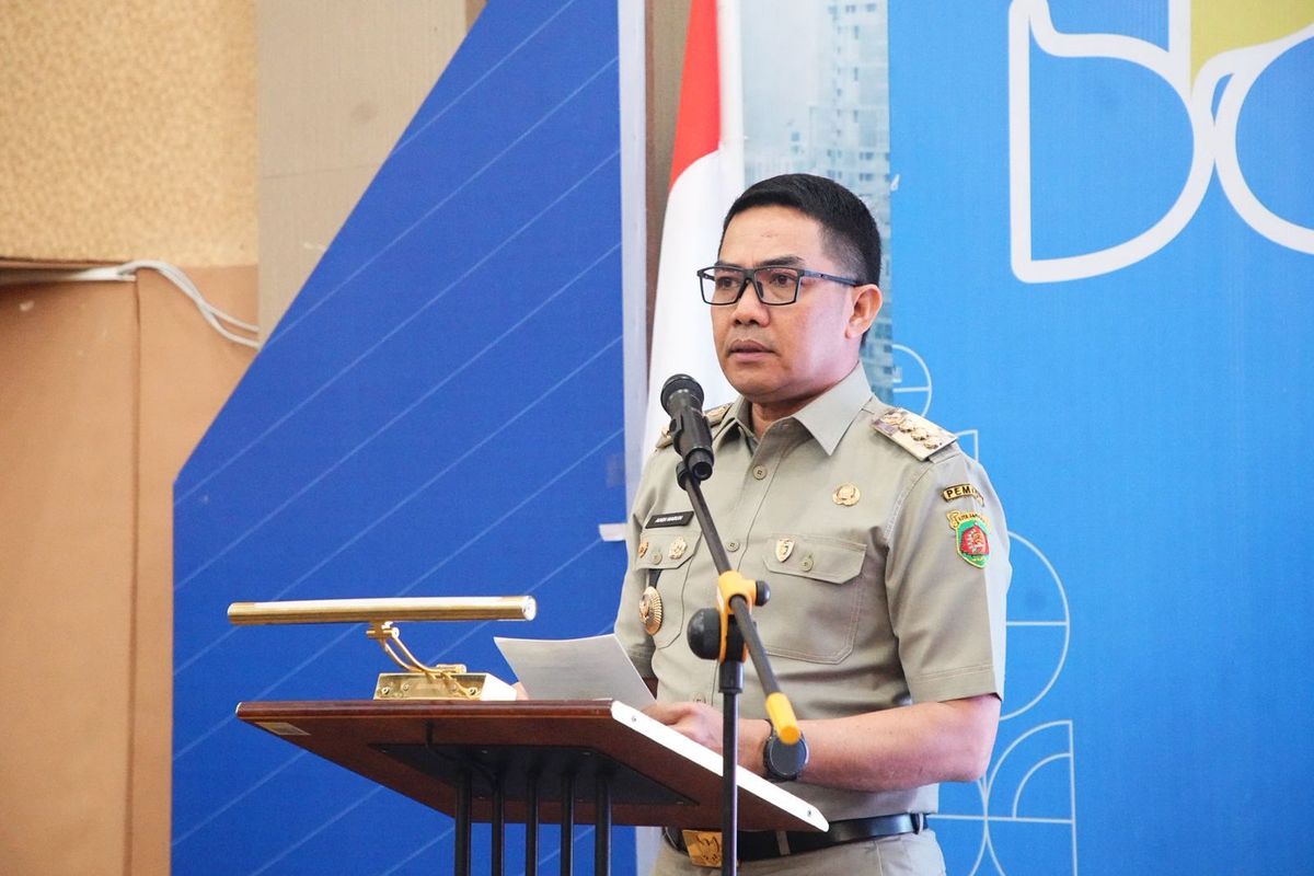 Wali Kota Samarinda Andi Harun dalam High Level Meeting (HLM) Evaluasi Elektronifikasi Transaksi Pemerintah Daerah (ETPD) dan evaluasi realisasi Pendapatan Asli Daerah (PAD) triwulan II tahun anggaran 2025 di Gedung Bank Kaltimtara, Senin (25/8/2025).