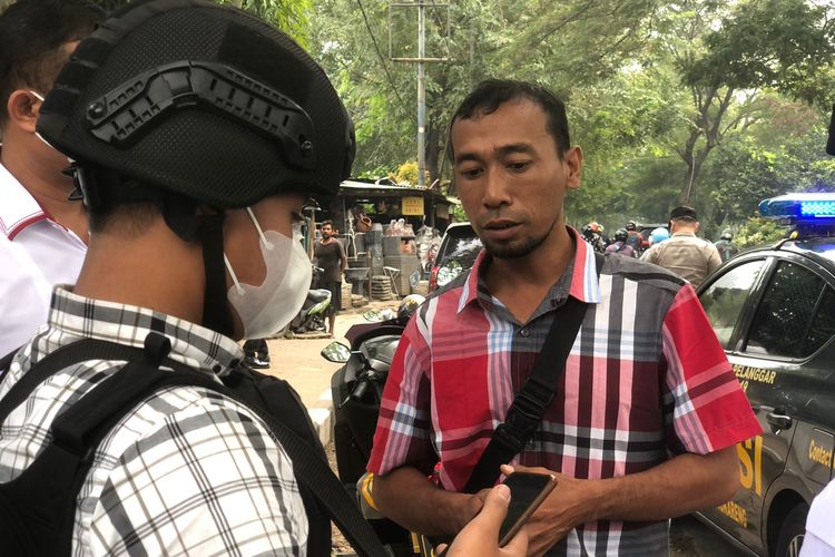 Polsek Cengkareng melakukan operasi terhadap debt collector yang kerap merampas sepeda motor warga di kawasan Cengkareng, Jakarta Barat, Senin (25/7/2022).
