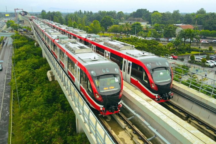 LRT—PT INKA melakukan uji LRT di lintasan Jabodebek sebelum dioperasikan sebagai kebutuhan transportasi publik pada tahun 2023.