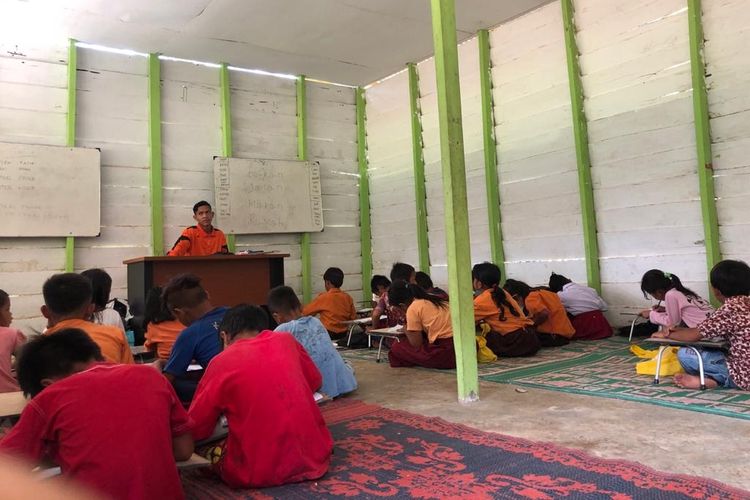 Lokasi Sekolah Dasar Negeri 016 Siambul Lokal Jauh, yang merupakan dampingan dari Dompet Dhuafa cabang Riau. Adanya sekolah tersebut, merupakan buah amanah donatur dalam rangka mencerdaskan bangsa yang menitipkan zakat, infak, sedekah dan wakafnya melalui Dompet Dhuafa.
