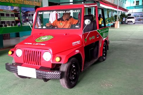 Ganjar Apresiasi Mobil Listik Buatan SMK Institut Indonesia Kutoarjo 