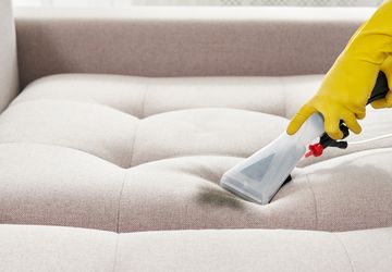 Cara Ampuh Menghilangkan Bau Urine di Sofa 