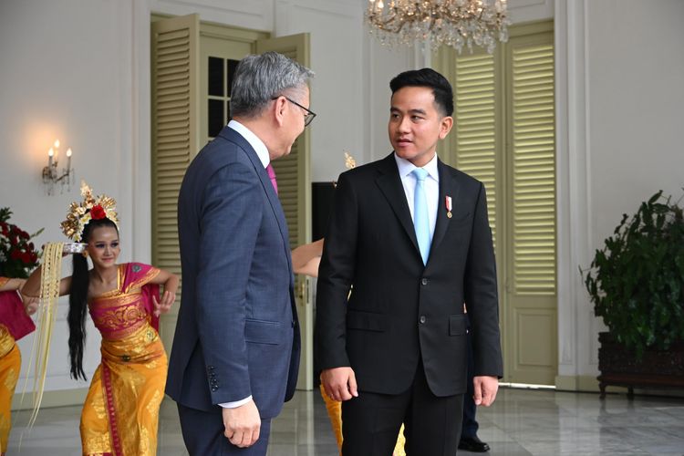 Gibran Minta BP BUMN dan Danantara Jajaki Investasi Pupuk di Laos