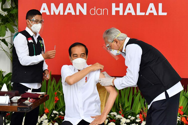 President Joko ?Jokowi? Widodo on Wednesday received the first shot of the Covid-19 vaccine produced by China?s Sinovax in Merdeka Palace in Jakarta on Wednesday, January 14. 