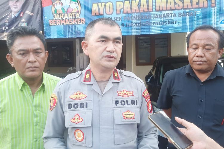 Kapolsek Palmerah Polres Metro Jakarta Barat Kompol Dodi Abdulrohim menyampaikan bahwa kasus KDRT yang dilakukan S terhadap istrinya FN akhirnya berujung damai. Hal itu ia sampaikan kepada awak media pada Kamis (12/1/2023). 