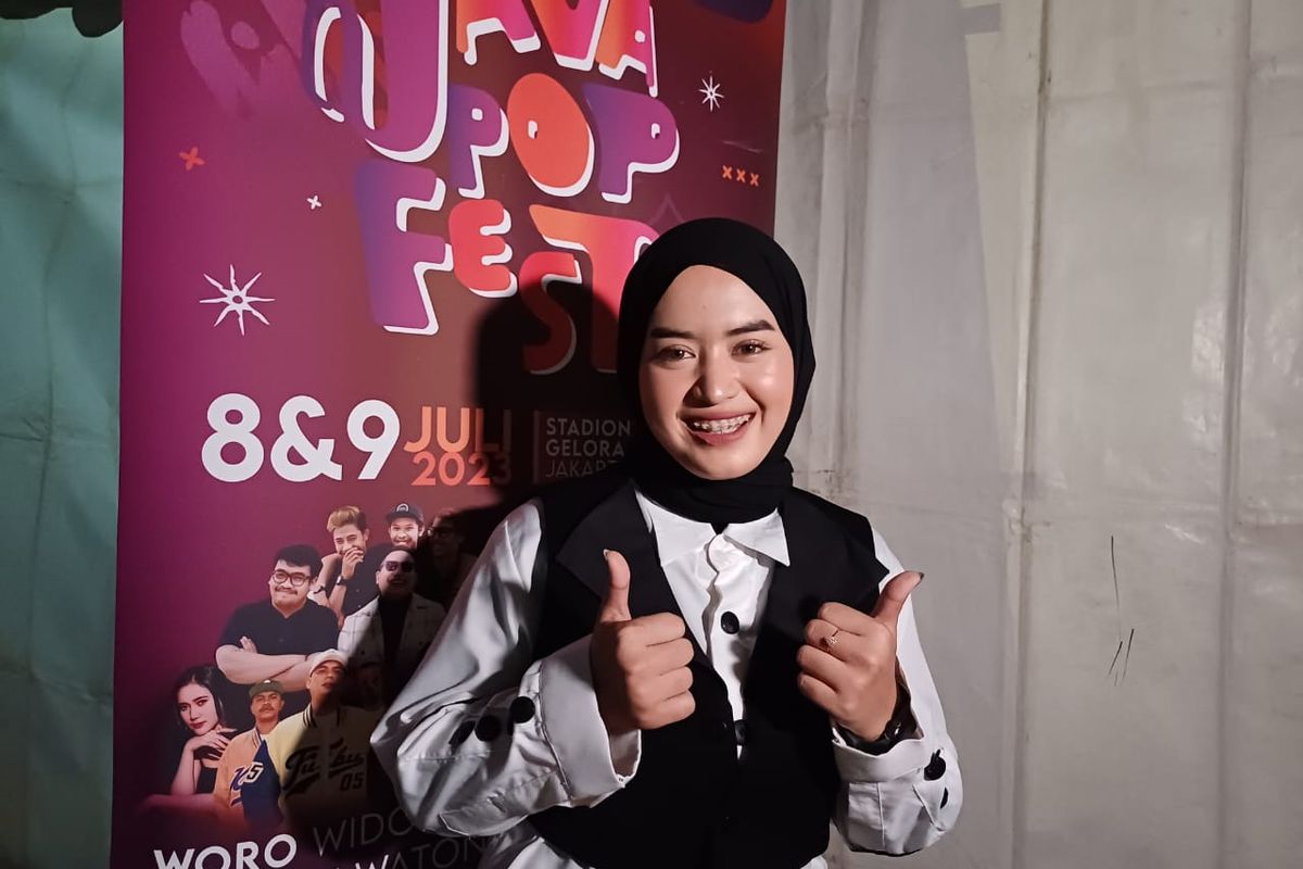 Woro Widowati disela-sela acara Java Pop Festival di Stadion Madya GBK, Senayan, Jakarta Pusat, Sabtu (8/7/2023).