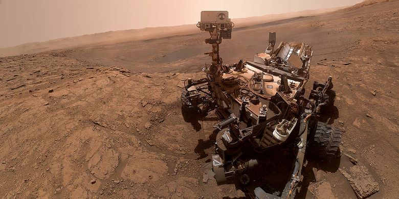 Robot penjelajah Mars milik NASA, Curiosity, berselfie di tanah Mars pada 11 OKtober 2019 atau di hari ke-2.553, setelah melakukan misi sulit. 