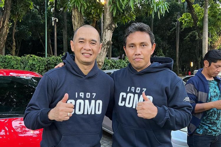 Dua legenda timnas Indonesia, Kurniawan Dwi Yulianto (kiri) dan Bima Sakti.