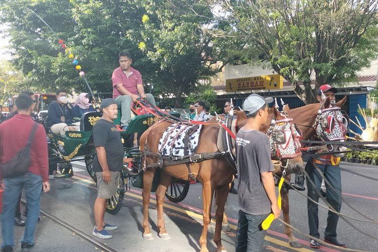 Panitia pernikahan mengelar gladi bersih acara Adat ngunduh mantu dan kirab kereta kuda penikahan Kaesang Pangarep dengan Erina Gudono pada Sabtu (10/12/2022).
