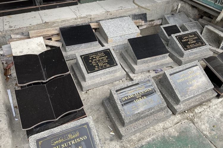 Bukan Sekadar Penanda Makam, Mengapa Harga Batu Nisan Bisa Tembus Belasan Juta?