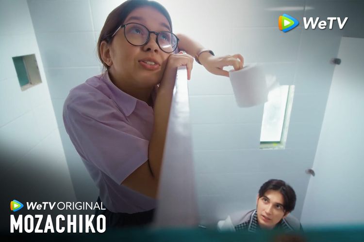 WeTV merilis teaser trailer dari serial terbarunya yang berjudul Mozachiko. Dalam teaser itu Rebecca Klopper terlihat sedang mengisengi Junior Roberts di toliet.