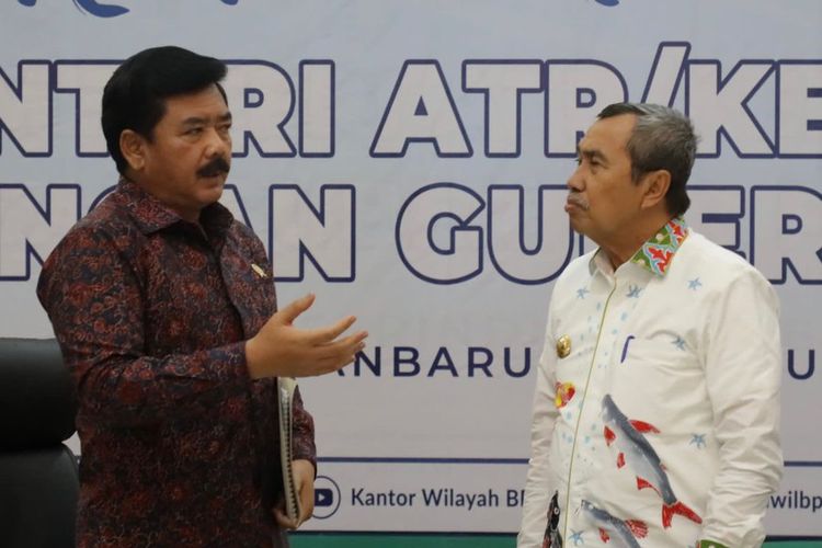 Menteri ATR/Kepala BPN Hadi Tjahjanto saat Rapat Koordinasi (Rakor) permasalahan tanah bersama Gubernur Riau Syamsuar, pada Kamis (16/02/2023) lalu.