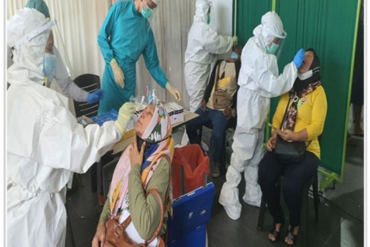 Seditnya ada 225 orang Pekerja Migran Indonesia (TKI) yang baru pulang dari Malaysia dan Singapura yang langsung menjalani perawatan di Rumah Sakit Khusus Infeksi (RSKI) Pulau Galang, Batam, Kepulauan Riau (Kepri), Minggu (24/10/2021).