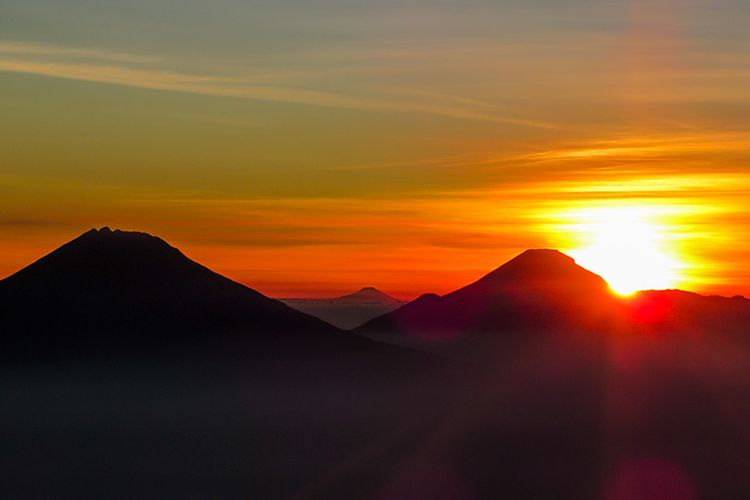 Download 66 Koleksi Gambar Gunung Sumbing Dan Sindoro Terbaik Gratis HD