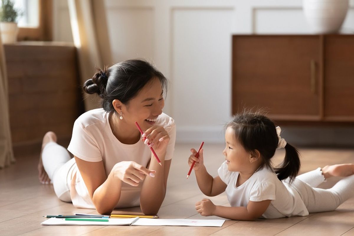 Ilustrasi ibu melakukan quality time bersama anak. 