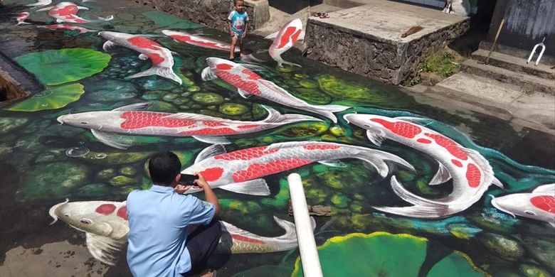 Mewarnai Gambar Orang Mancing Ikan