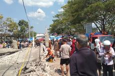 Bangunan Selasar Depan Pasar Wameo Baubau Ambruk, 2 Warga Terluka dan 9 Kendaraan Rusak