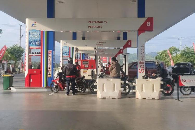 Ilustrasi SPBU Pertamina, Daftar harga BBM terbaru di SPBU Pertamina, BP, Vivo, dan Shell yang berlaku mulai 1 Agustus 2025