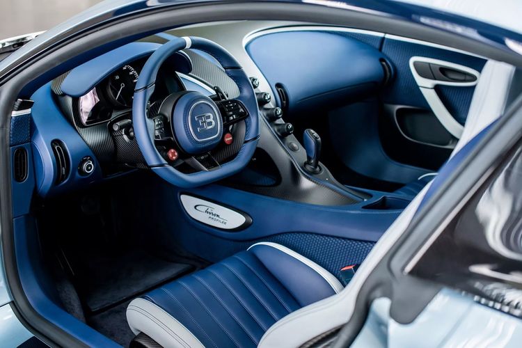 Bugatti Chiron Profilee mencetak rekor sebagai mobil lelang paling mahal di dunia. 
