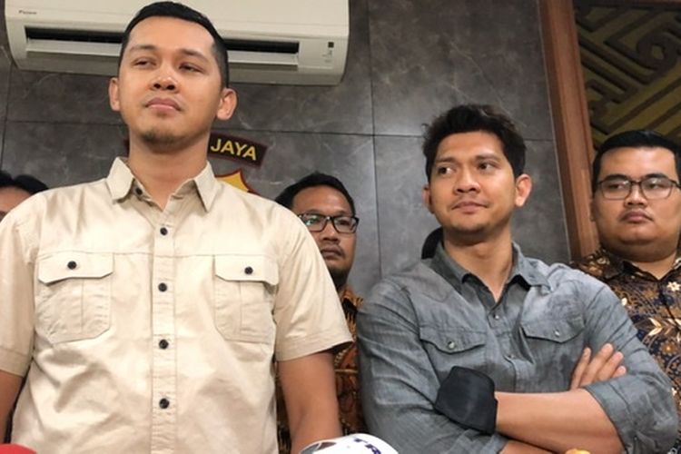 Iko Uwais di Polres Metro Bekasi, Jumat (17/6/2022).