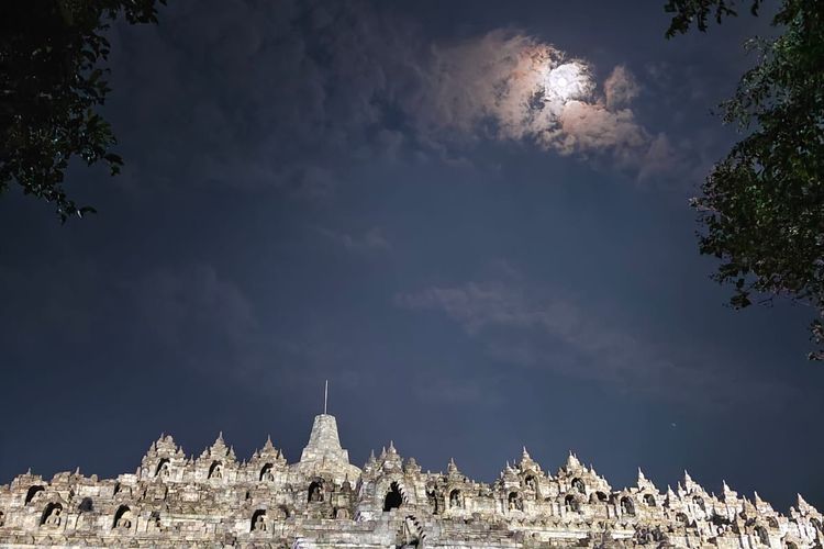 Malam Ini Langit Akan Dihiasi Blue Micromoon, Bulan Purnama Terkecil Tahun Ini