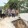 Gubernur Sumbar Sebut Banjir dan Longsor di Pesisir Selatan karena Pembalakan Liar Hutan