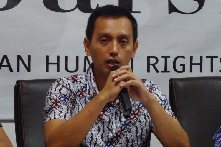 Direktur Imparsial Al Araf dalam diskusi di Kantor Imparsial, Tebet, Jakarta Selatan, Kamis (18/1/2018)