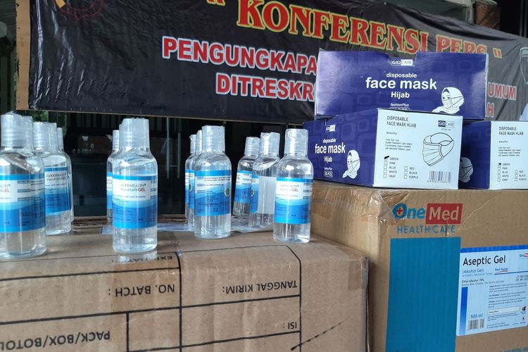 Barang bukti pelaku penimbun masker dan cairan antiseptik kesehatan yang diamankan Polda Jateng, Rabu (4/3/2020).