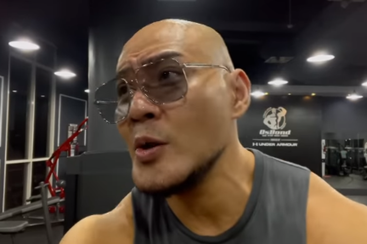 Deddy Corbuzier minta maaf setelah mengomentari video viral santri tutup kuping.