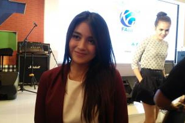 Nabilah 'JKT48' hadir dalam meet and greet film Sunshine Becomes You di Kompas Gramedia Fair di Jakarta Convention Center, Senayan, Jakarta Pusat, Minggu (13/12/2015).