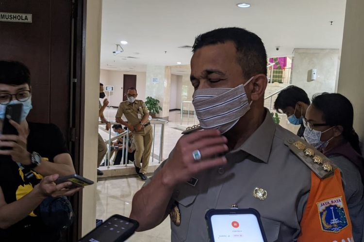 Wali Kota Jakarta Timur M Anwar saat ditemui di Gedung DPRD DKI Jakarta, Selasa (6/4/2021)