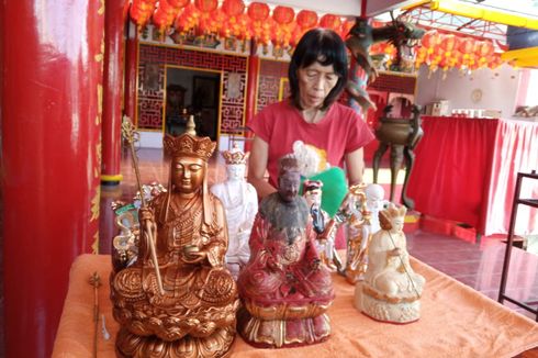 Jelang Imlek, Patung Dewa di Tempat Ibadat Tri Dharma Jember Disucikan