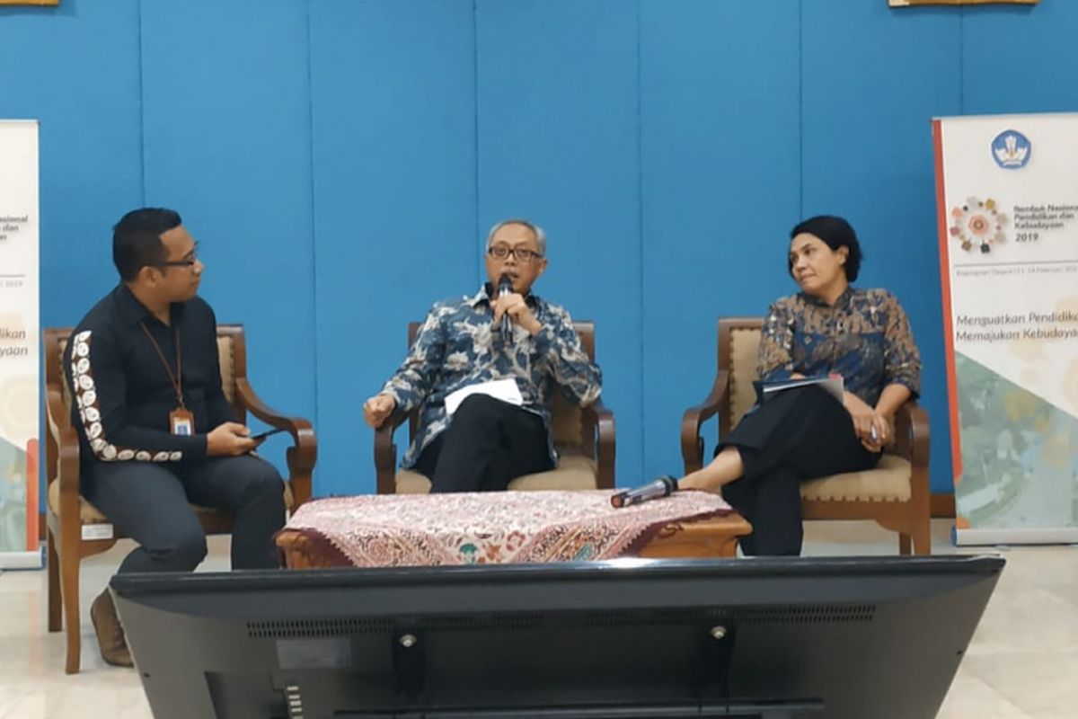 Staf Ahli Bidang Inovasi dan Daya Saing Kemendikbud, Ananto Kusuma Seta dalam acara konferensi pers jelang Rembuk Nasional Pendidikan dan Kebudayaan, Jumat (08/02/2019) di Gedung Kemendikbud, Jakarta.