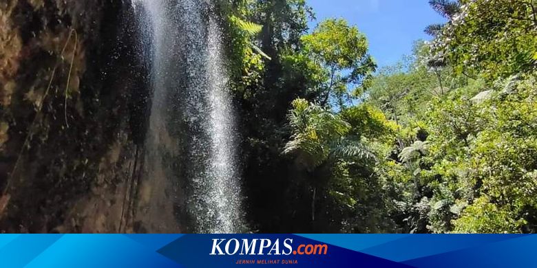 Aliran Air Sungai Wae Naong di Tepi Laut