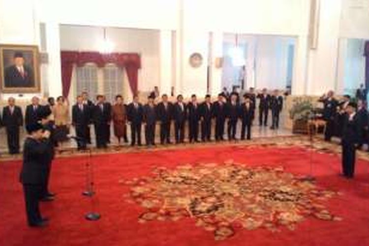 Suasana pelantikan Kiagus Ahmad Badarudin dan Dian Ediana Rae sebagai Kepala dan Wakil Kepala PPATK di Istana Negara, Rabu (26/10/2016).