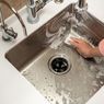 Cara Membersihkan Saluran Pembuangan Wastafel Dapur dengan Bahan Alami