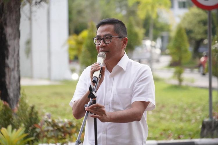 Plt Sekda Kalteng, Leonard S Ampung dalam sebuah kesempatan.