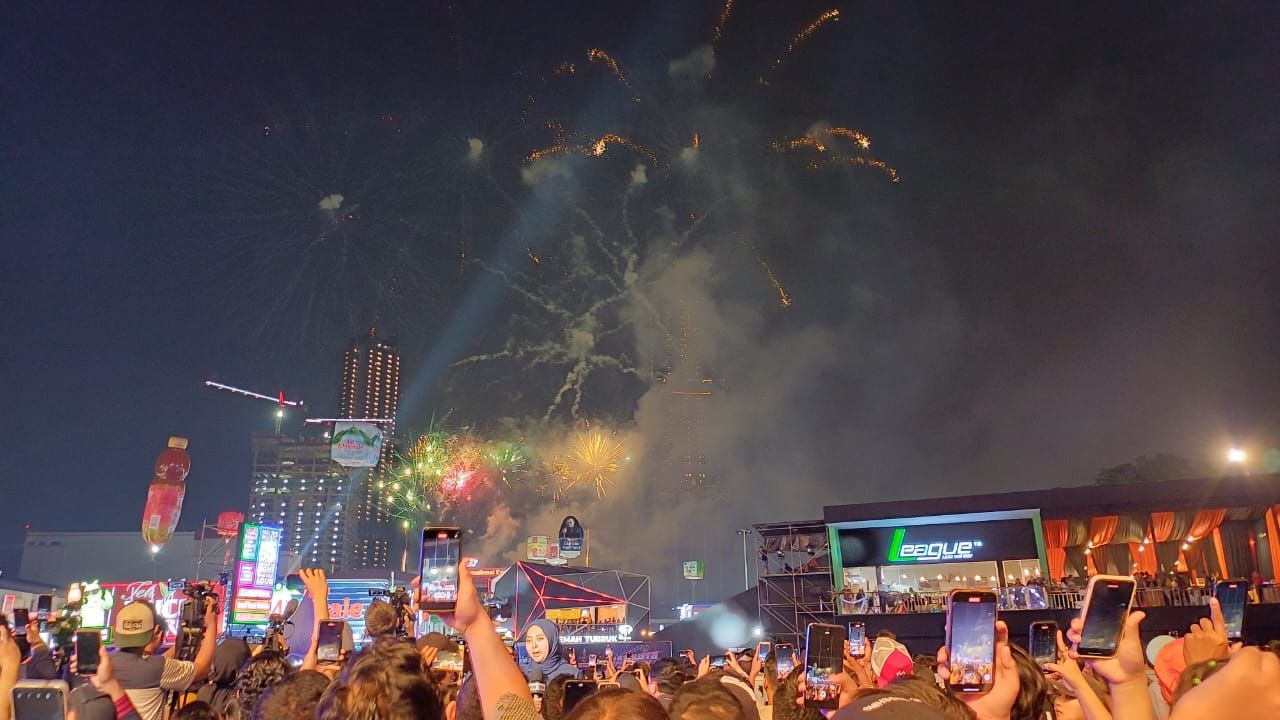 Kemeriahan Penutupan Jakarta Fair 2023, Ada Pesta Kembang Api dan Kotak 