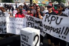 Rekapitulasi Suara di KPU Yogyakarta Diwarnai Unjuk Rasa