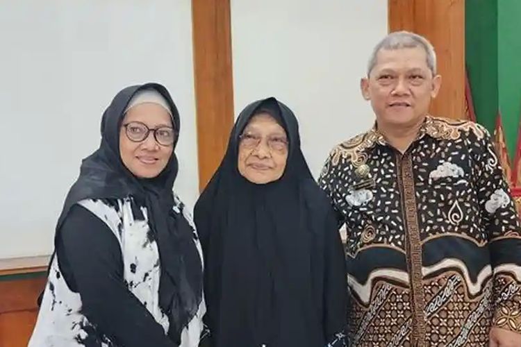 Kisah Sarminiah, Jemaah Haji Tertua dari Kota Yogyakarta yang Berangkat di Usia 85 Tahun