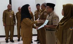 Serahkan 37 SK Pensiun ASN, Bupati Brebes: Masa Purna Tugas Bukan Akhir Pengabdian