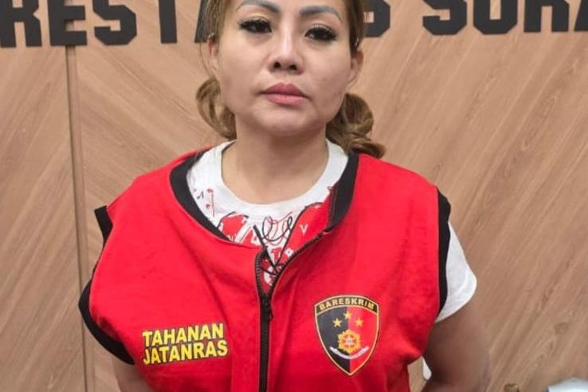 Pemilik UD Sentoso Seal, Jan Hwa Diana akhirnya telah ditetapkan sebagai tersangka pada Kamis (22/5/2025) malam atas kasus penahanan 108 ijazah karyawan.