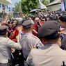 Paksa Masuk Kompleks DPRD Lampung, Mahasiswa dan Polisi Saling Dorong