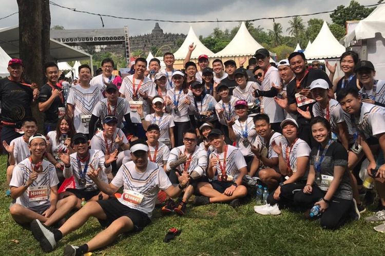 Komunitas Ubur-Ubur Lari saat mengikuti Borobudur Marathon 2018