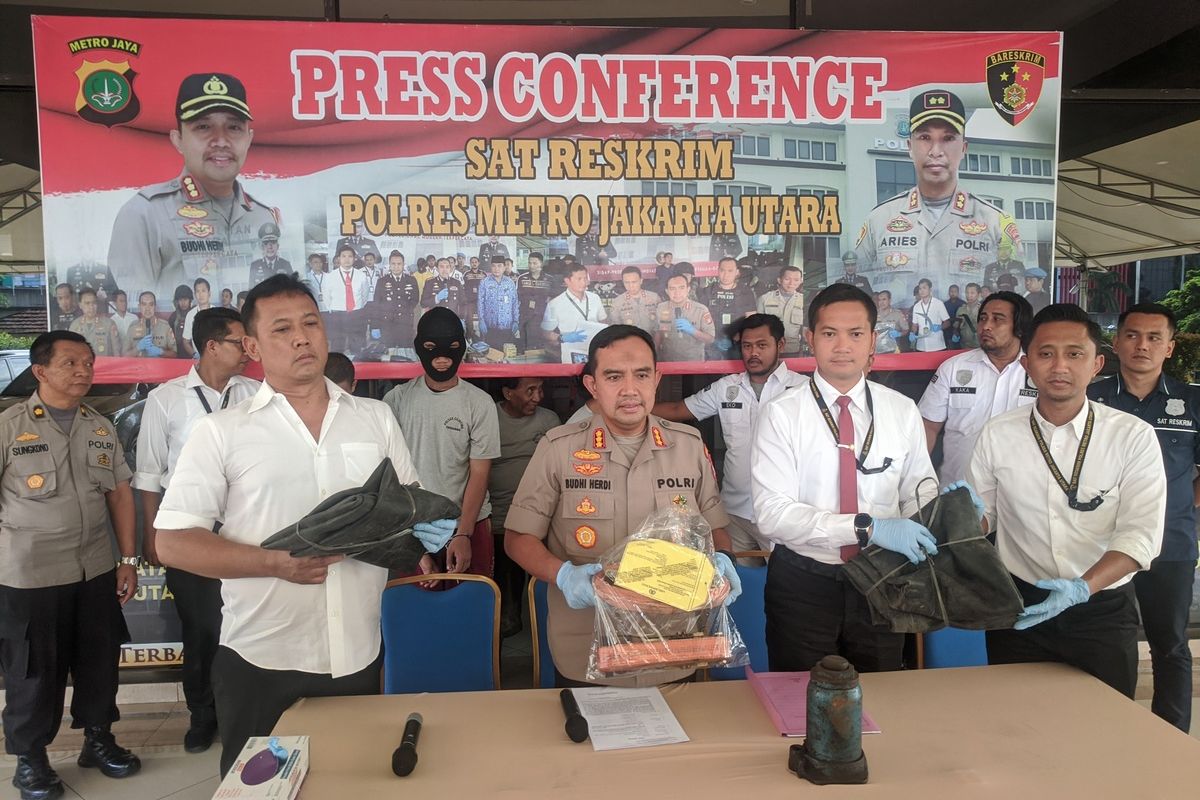 Viral Bajilo Beraksi di Kolong Truk Saat Macet di Cilincing ditangkap polisi Minggu (27/1/2020)